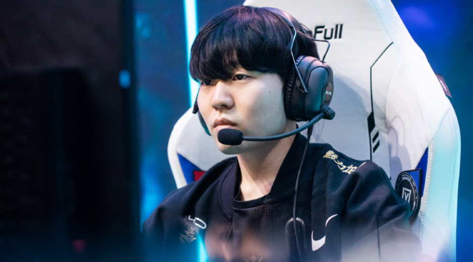 开云APP-比赛规则变更首场状态出色，日本队观众沸腾！，Rookie重返赛场观众掌声雷动的简单介绍