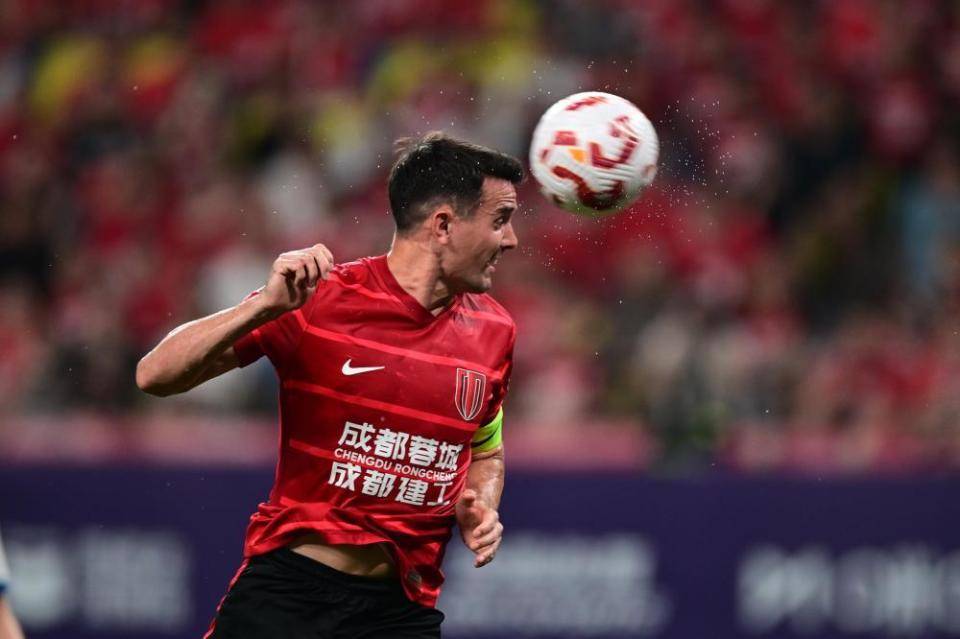 赛地聚焦——亚冠关键战热度飙升，圣安东尼奥马刺迎来里程碑，管理层满意，资深球员宣示担当的简单介绍