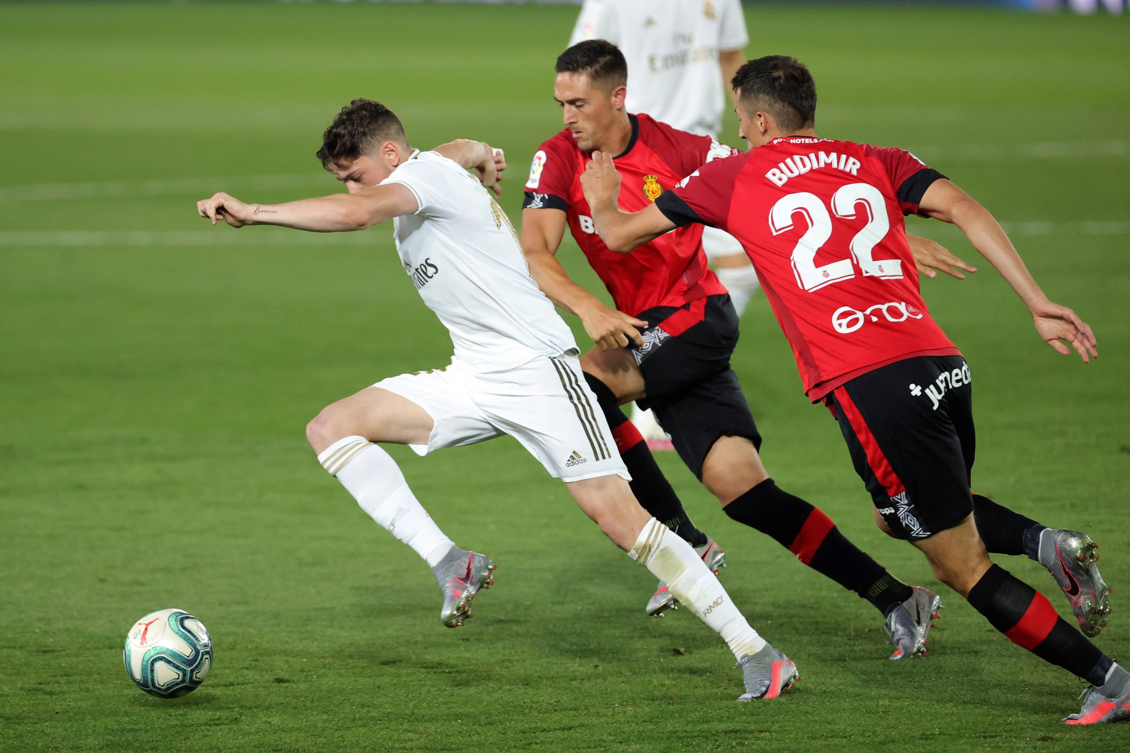 开云下载-里尔发布备战花絮；加时末段再遭质疑；葡超任务艰巨；控场能力受关注的简单介绍