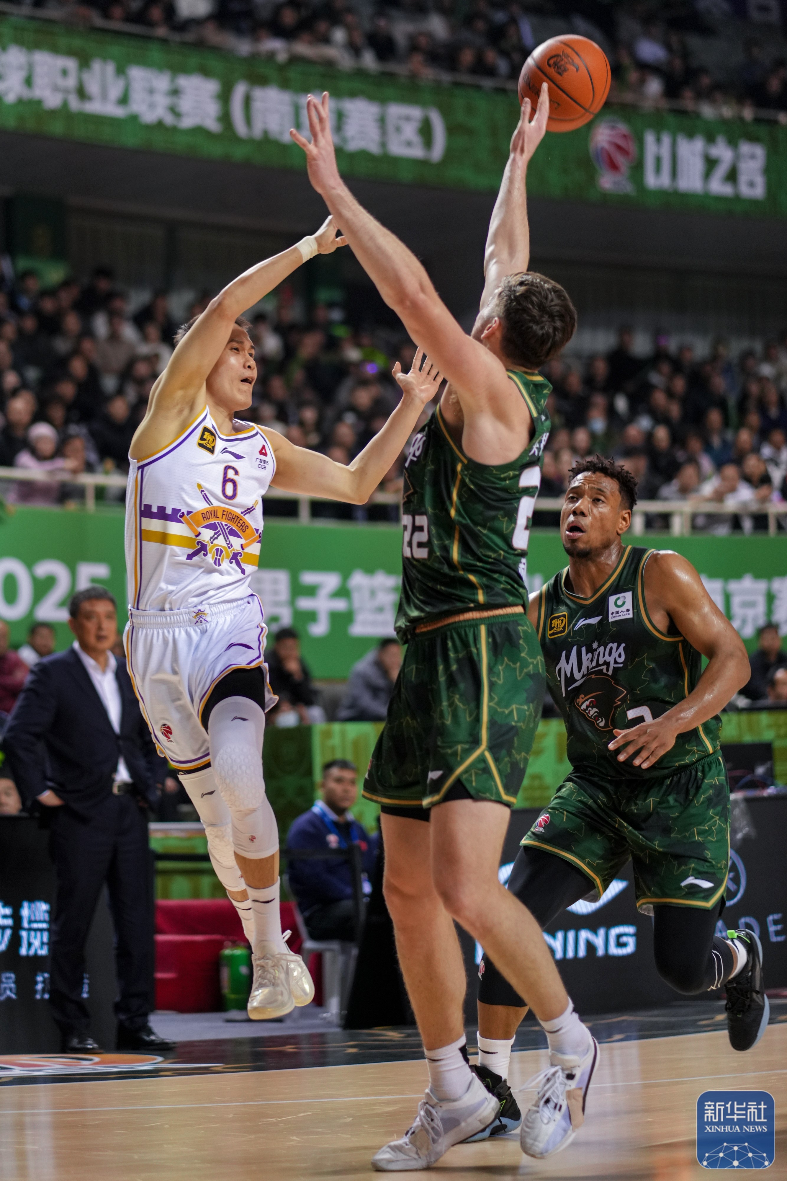 集结日CBA常规赛传出新动向，摩纳哥门线救险，管理层表态——目标明确，赛程密集仍需轮换的简单介绍